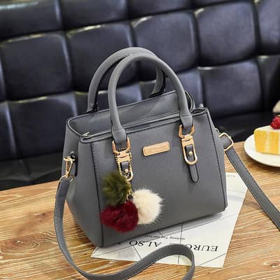 girl hend  bag