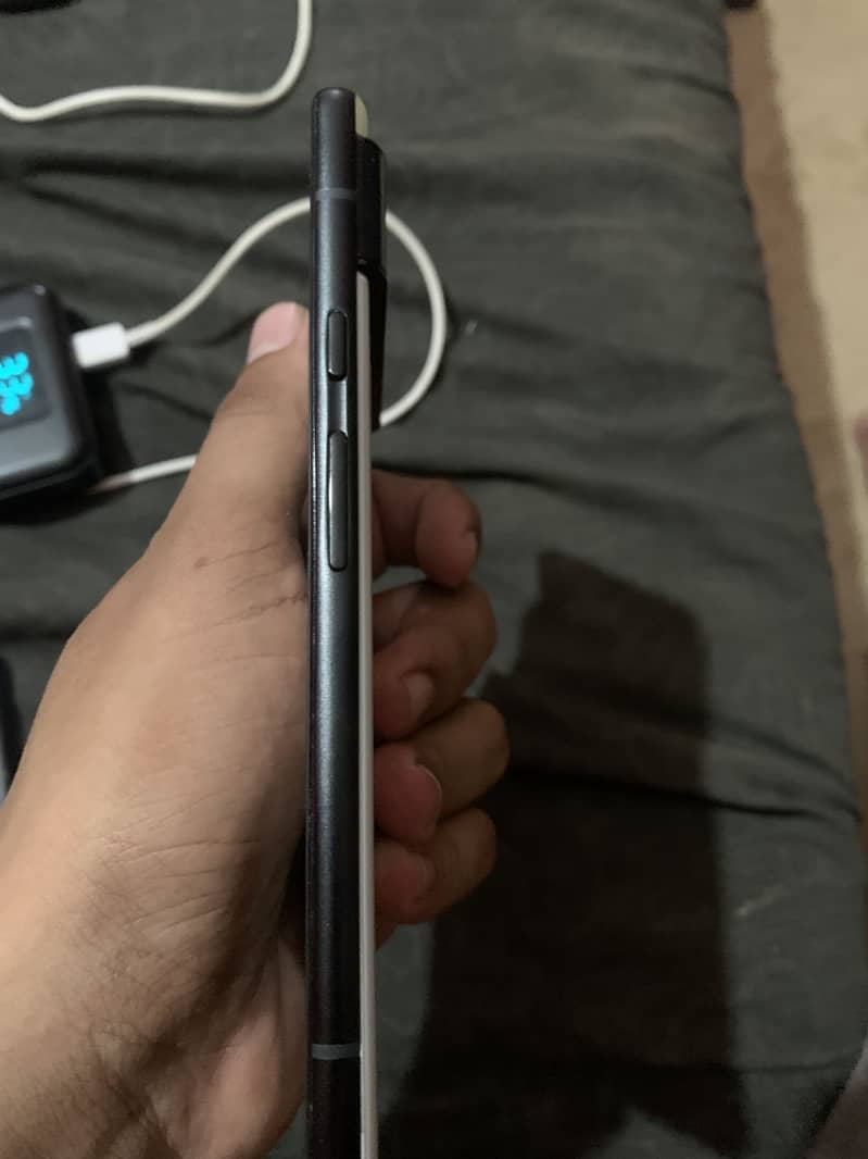 Google Pixel 6 4