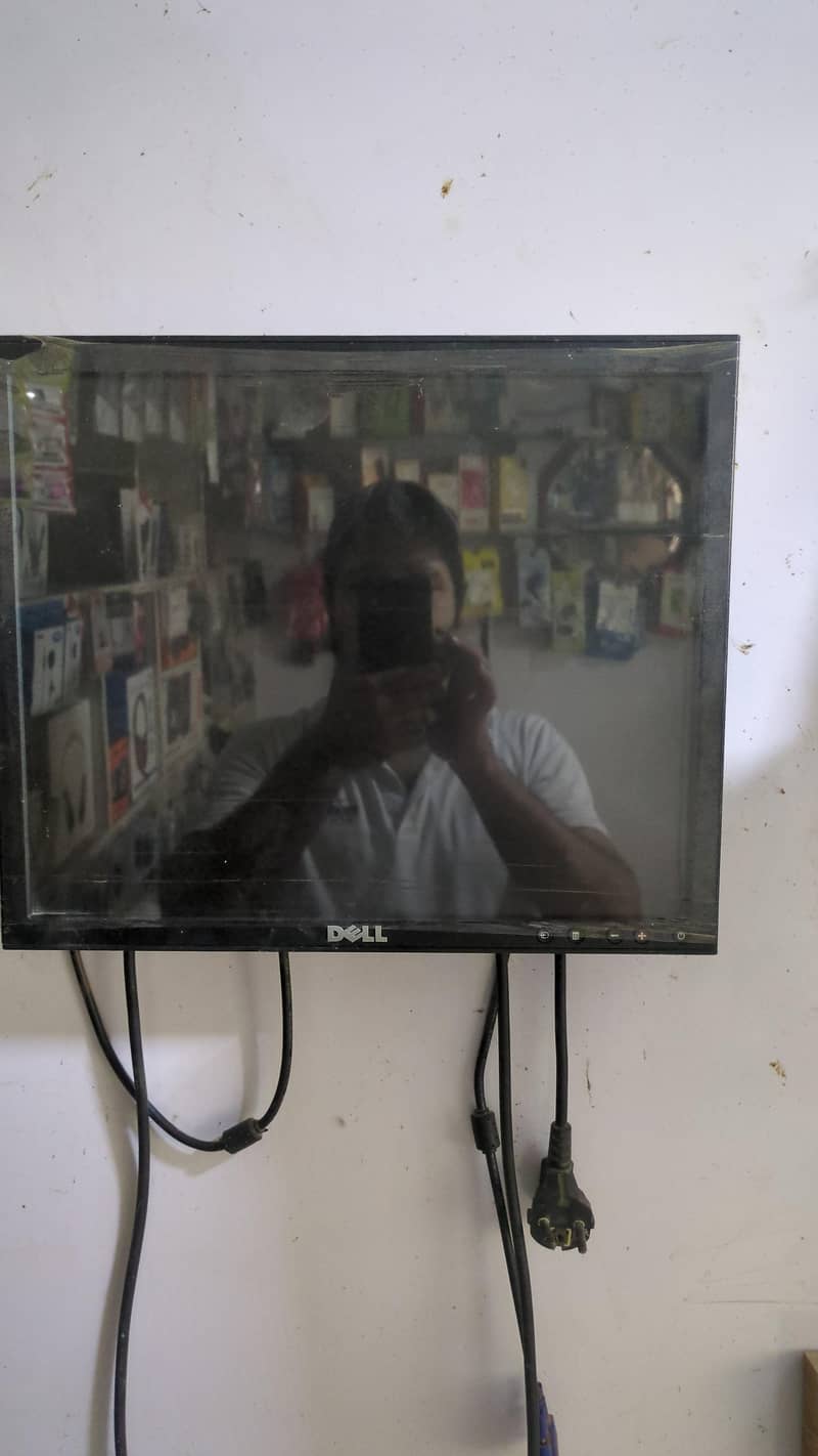 Dell LCD  Bissnuss computer users 0
