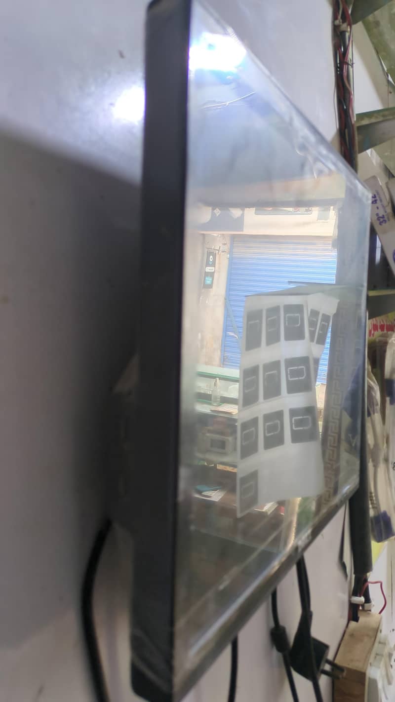 Dell LCD  Bissnuss computer users 1