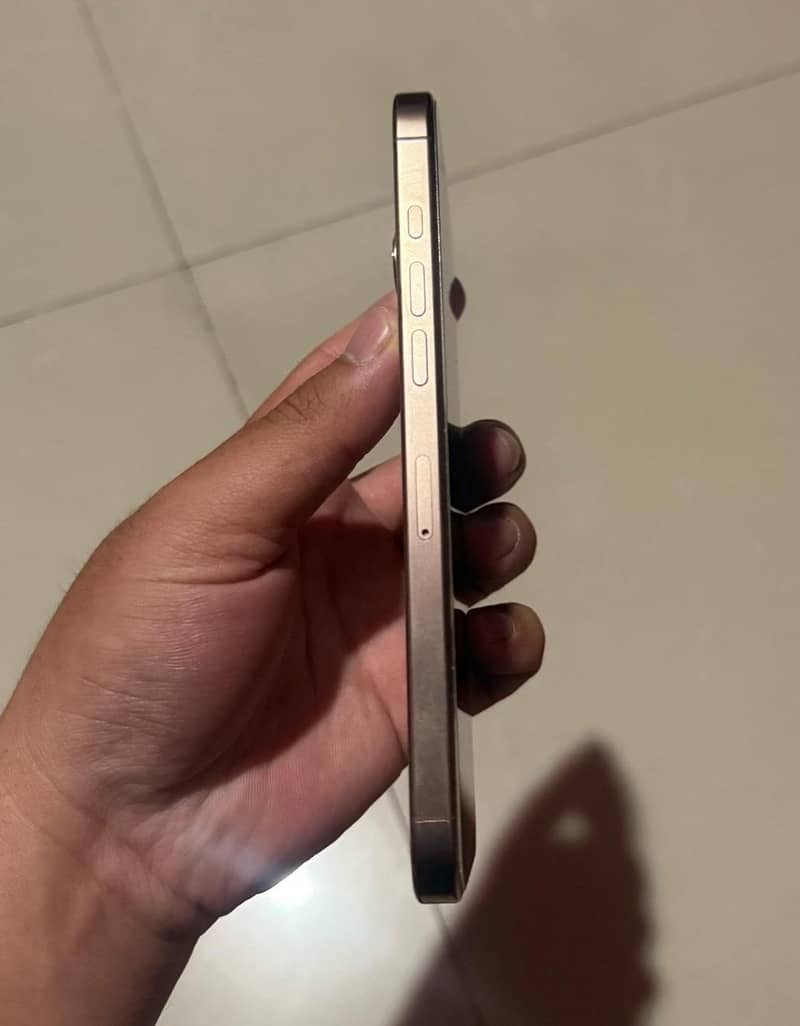 Iphone 16 Pro Max 4