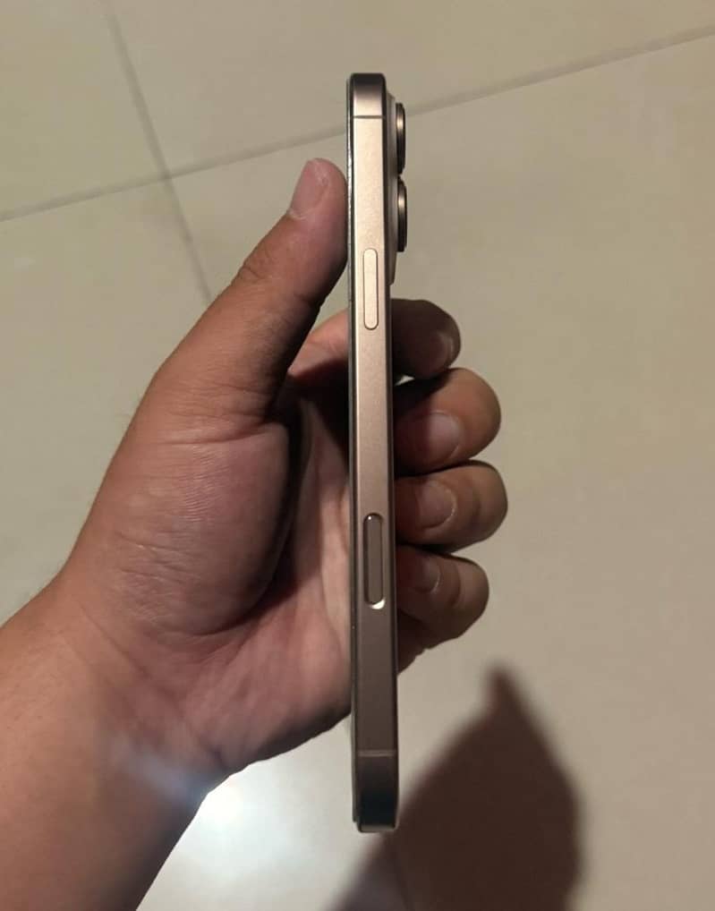 Iphone 16 Pro Max 5