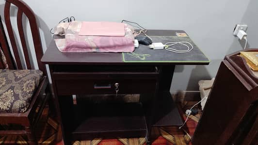Computer table