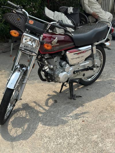 Honda 125 red color self start 2024-2025