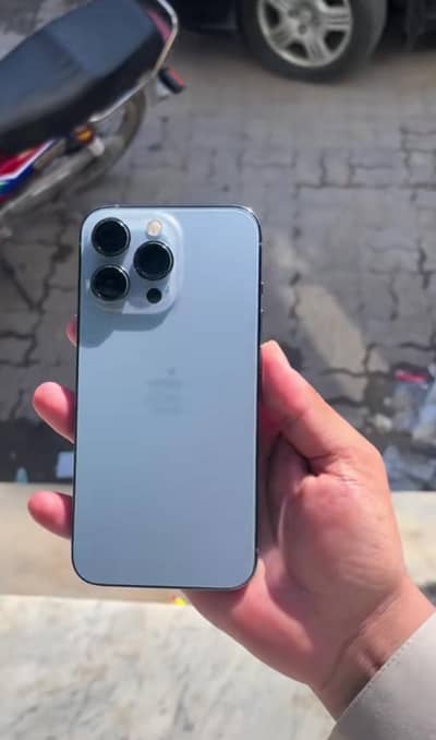 I phone 13pro 0323//8861350.