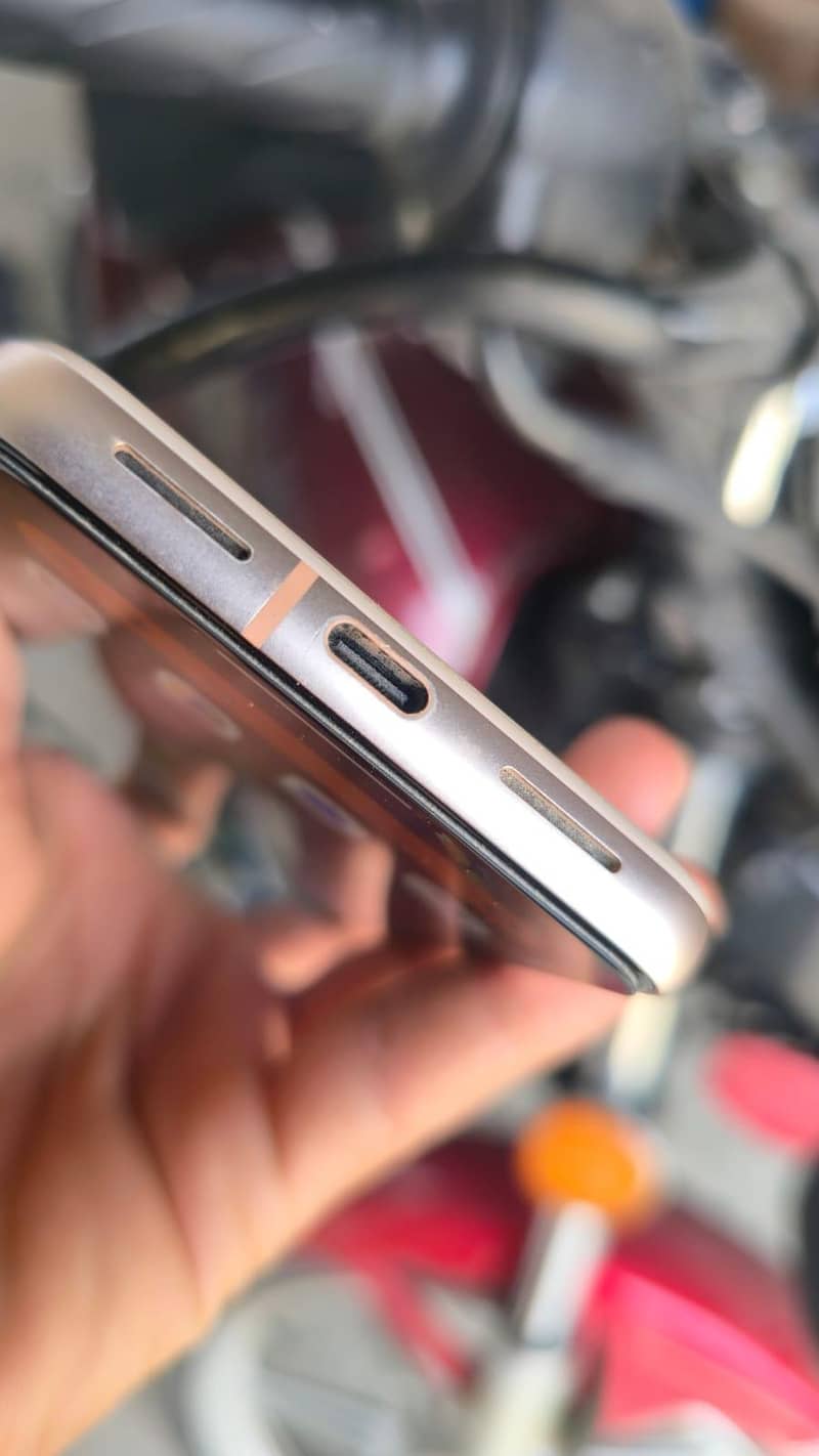 Google Pixel 8 18