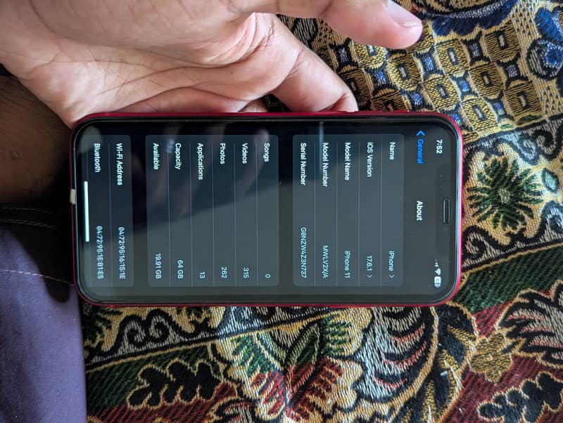 Apple iPhone 11 0