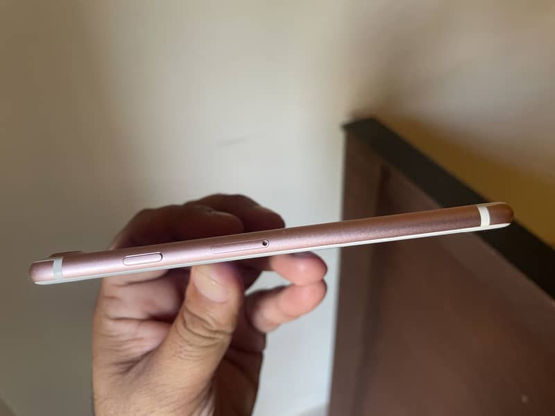 Apple iPhone 7 2