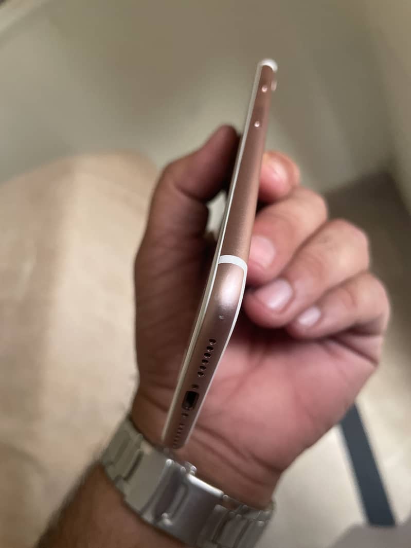 Apple iPhone 7 4