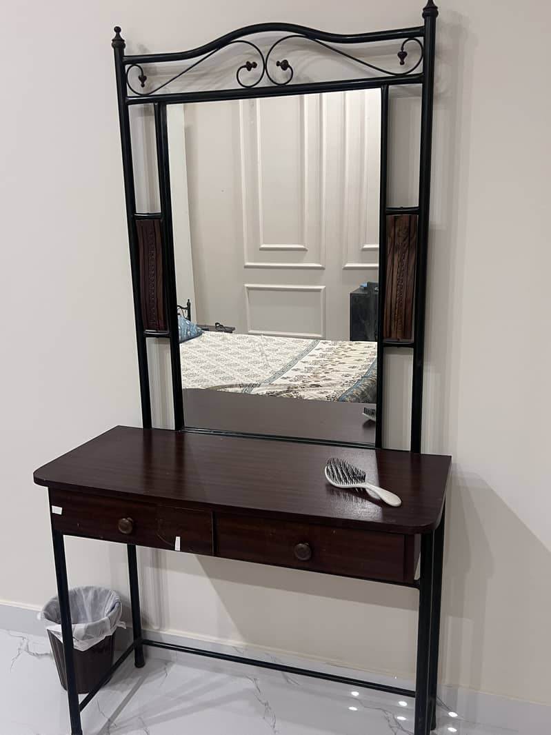Bed dressing side table 0