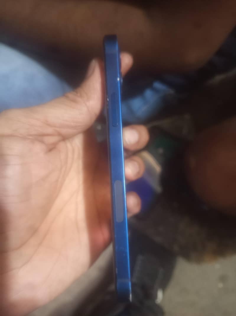 iPhone 12 0