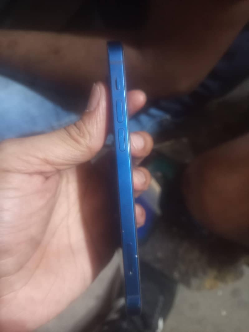 iPhone 12 1