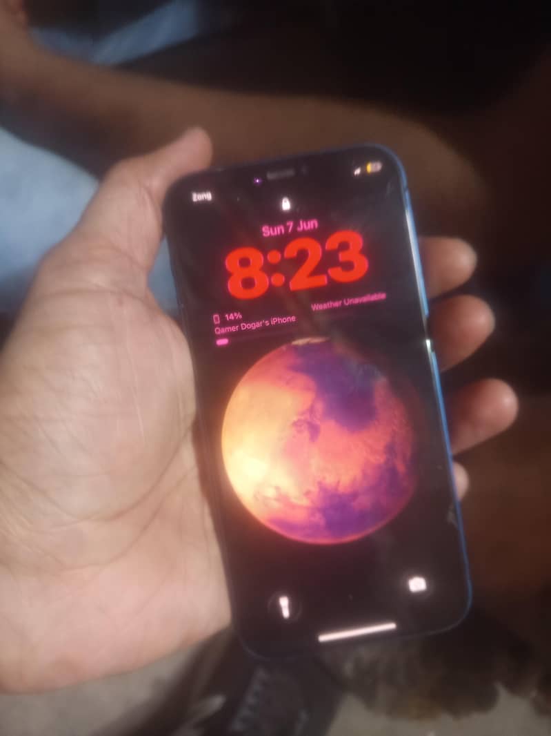 iPhone 12 4