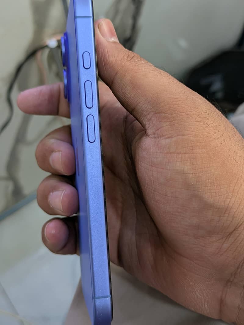 Apple iPhone 16 1