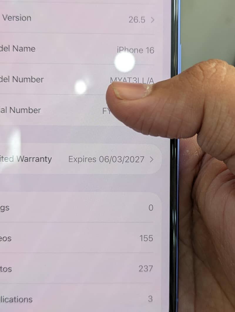 Apple iPhone 16 3