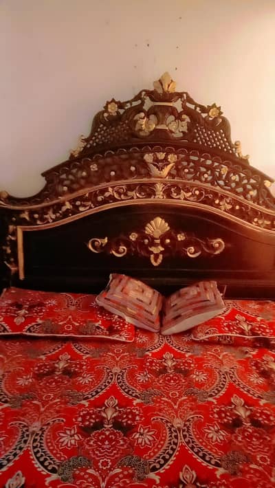 chaniyoyi bed dressing and almirha for sale