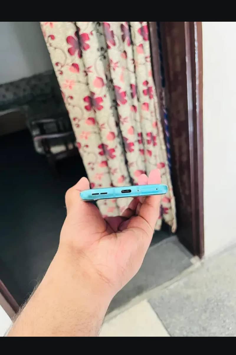 one plus 8 pro 1