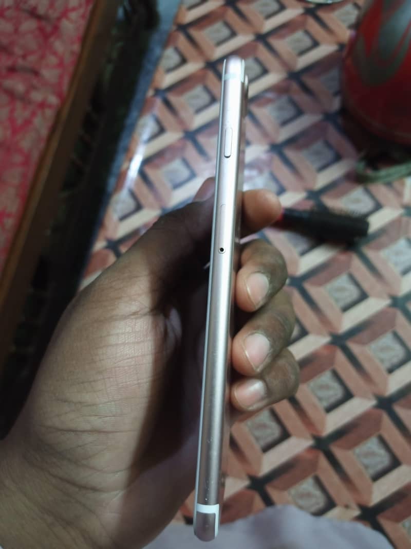 Apple iPhone 7 Plus 3