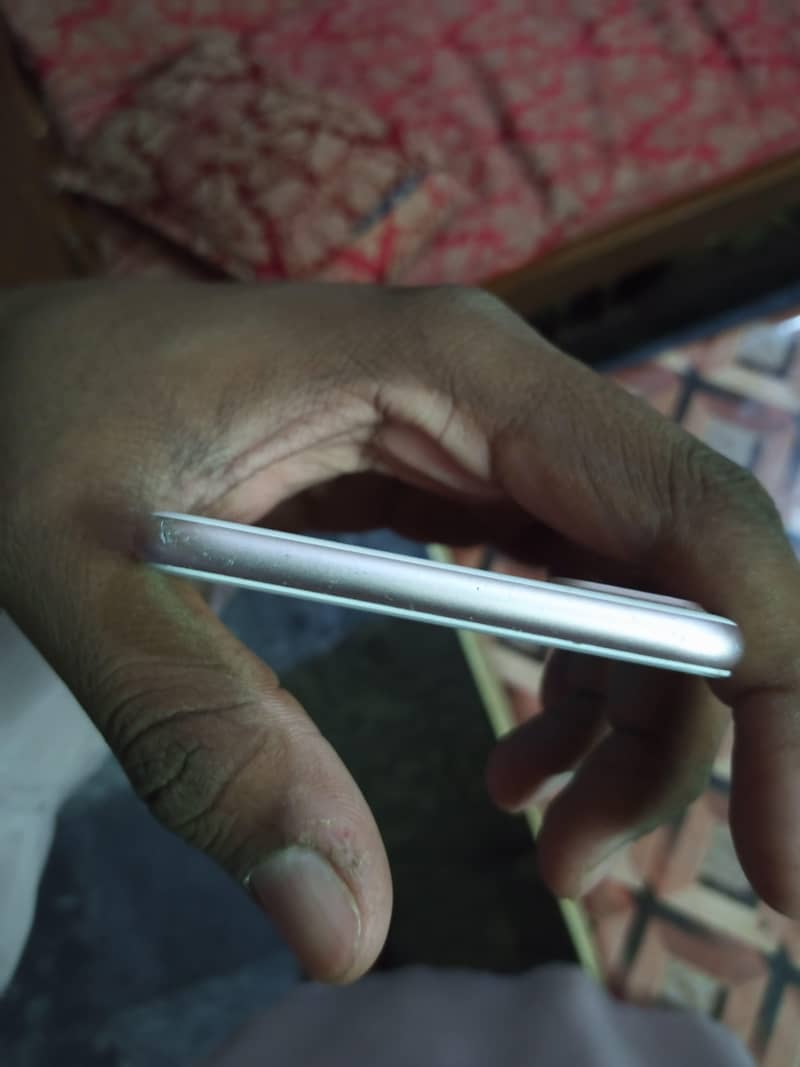Apple iPhone 7 Plus 6