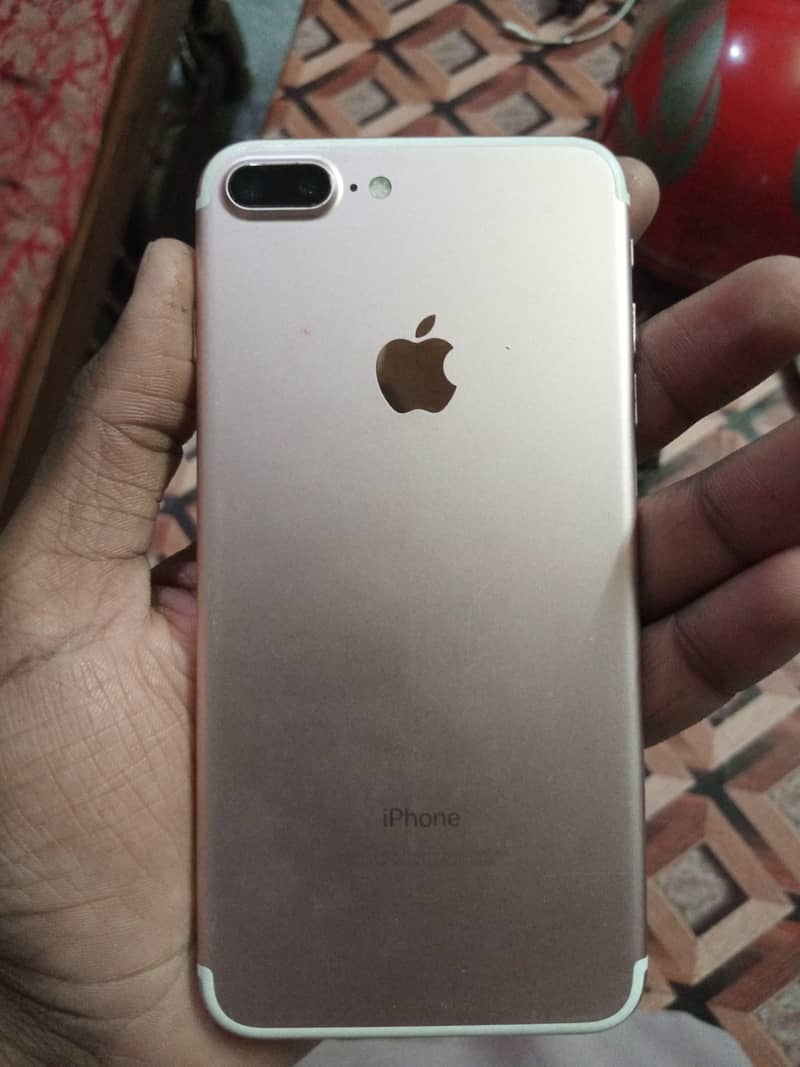 Apple iPhone 7 Plus 2