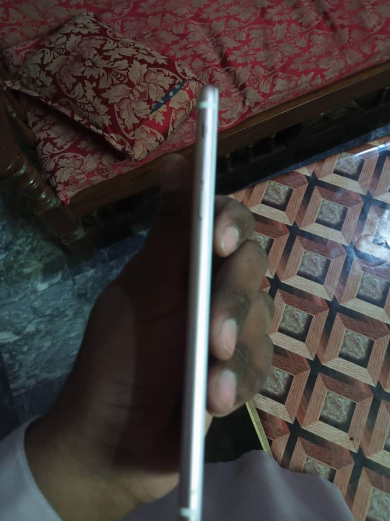 Apple iPhone 7 Plus 4