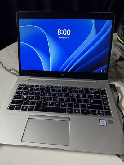Hp elitebook 840 i5 8th gen 8gb 256 gb ssd