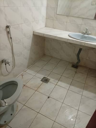 Iqbal Town 10 Marla Uper Marbled Separate Portion At Kamran Block