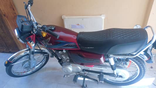 Honda cg125 urgent fro sell Whatsapp number 03237989552