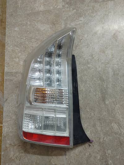 Toyota prius 2009 to 2015 back left light