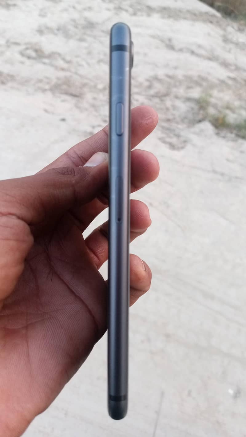 Apple iPhone 8 1