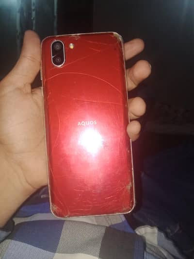 Sharp Aquos R2
