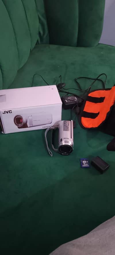 Jvc handycam Full HD video with memory card 16 GB