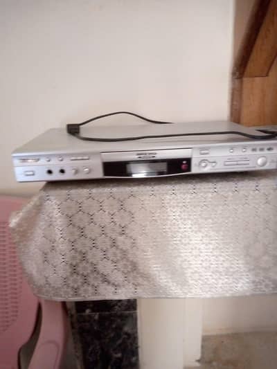 DvD player . achi condition ma ha