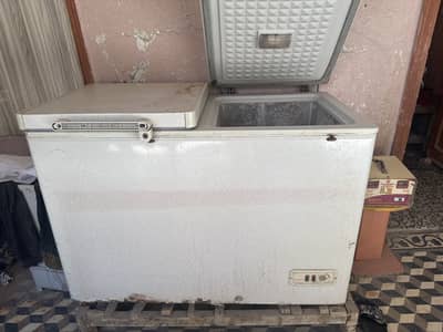 Dawlance deep freezer