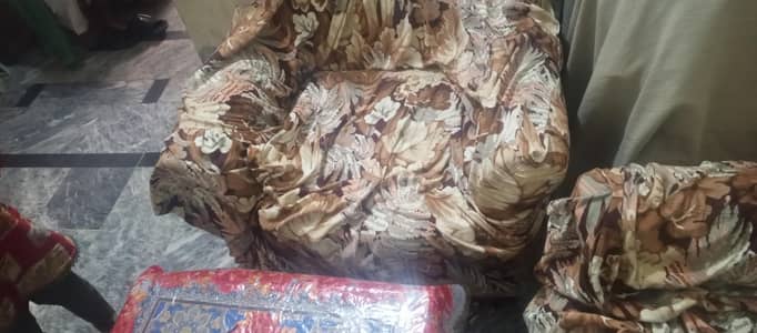 1,2,3 sofa set 10/ 8 condition