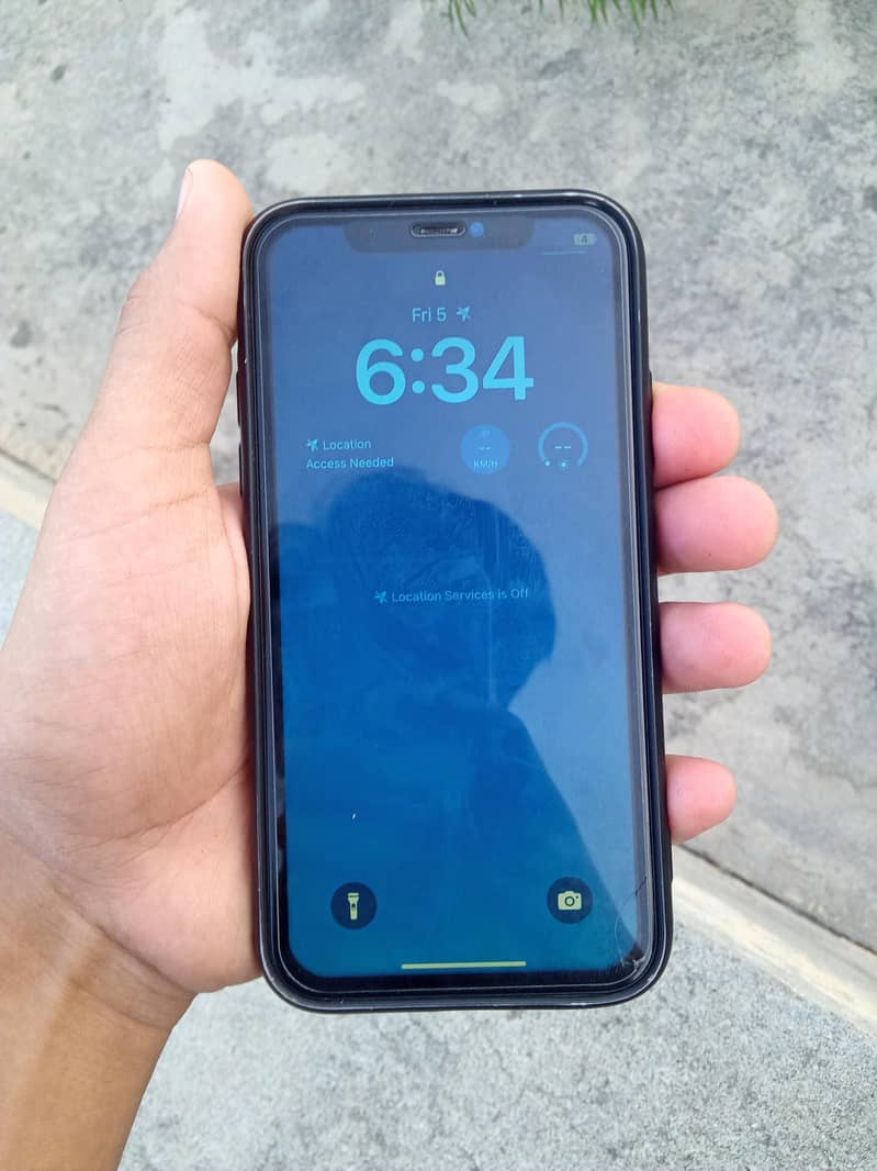 iPhone 11 3