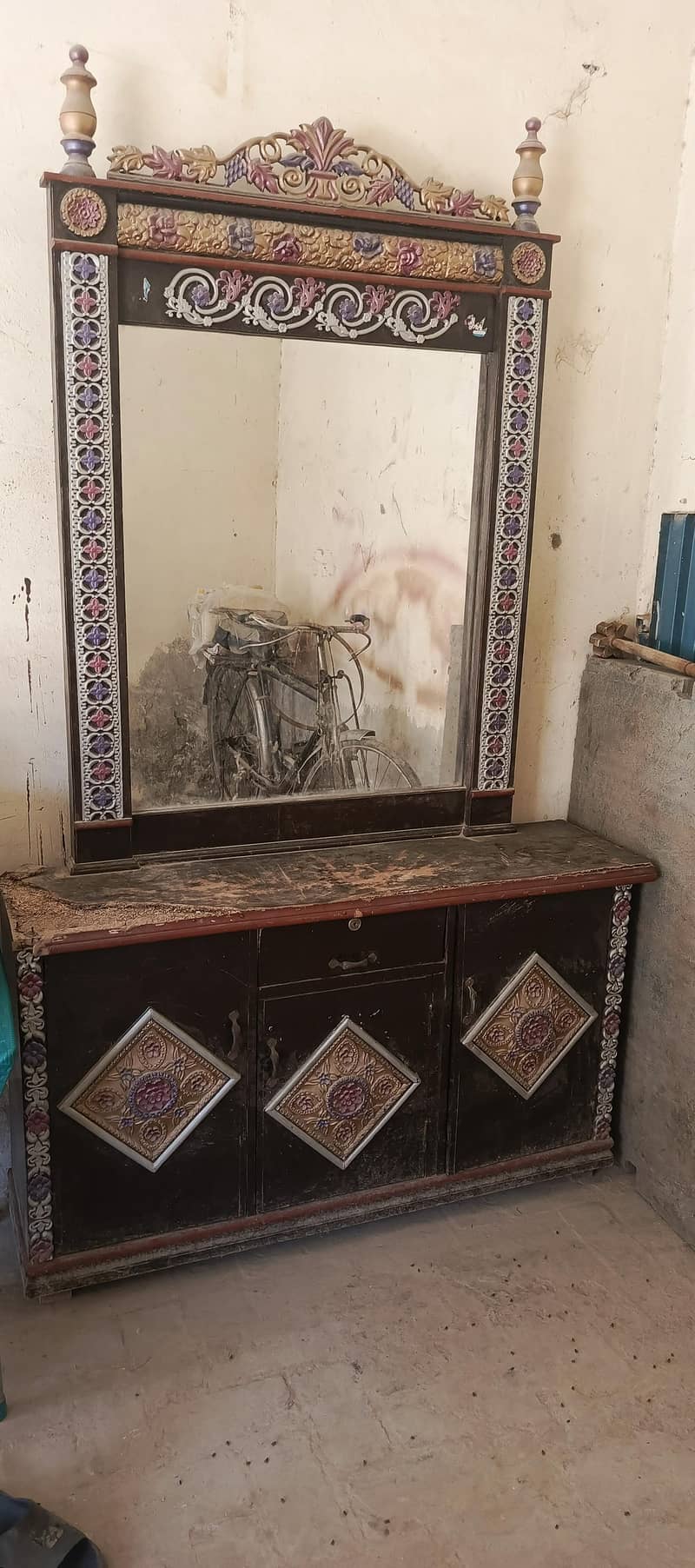 Dressing Table 0