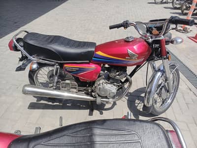 Honda 125 2011 model red color