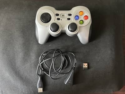 Logitech F710 Wireless Gamepad