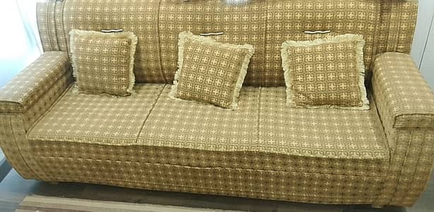 5 seater sofa set with cusions - just like new