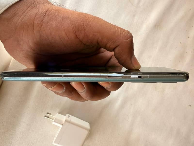 One Plus 9 Pro 4