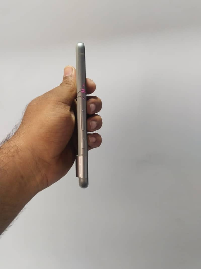 Google Pixel 8 2