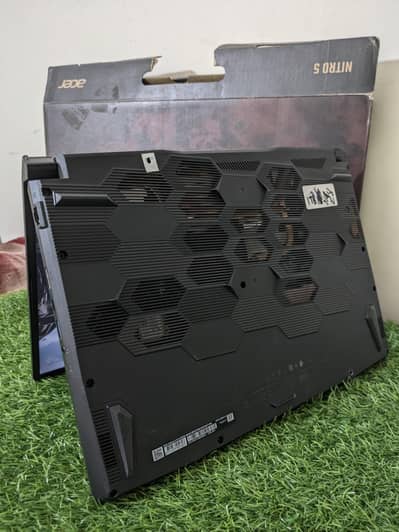 Msi gaming laptoo Ai model - Ryzen 7 8845HS / NVIDIA GeForce RTX 4050