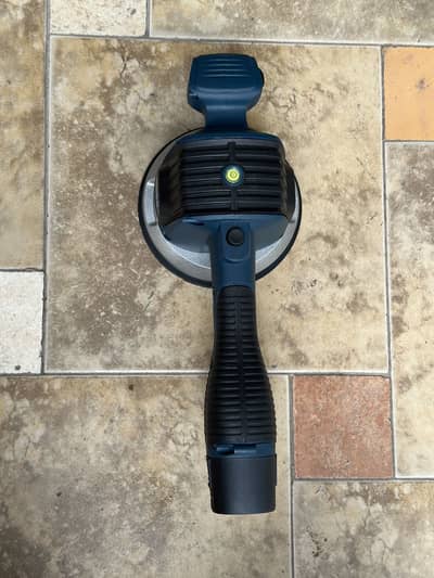 Tile fixing machine