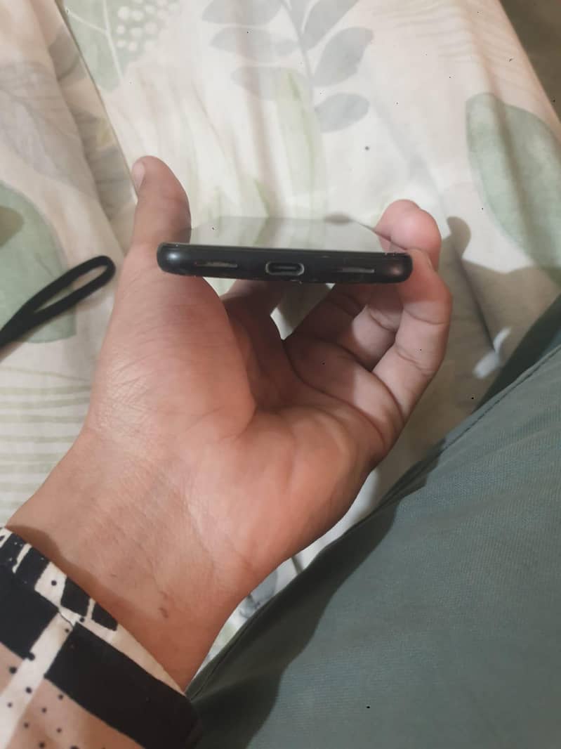 Google Pixel 4 3