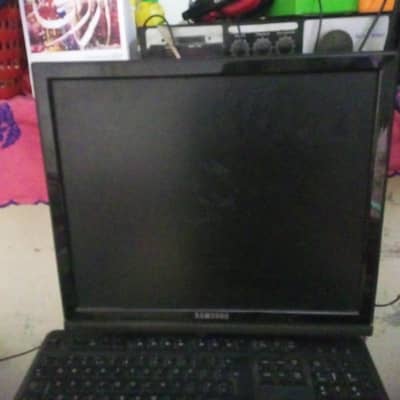 i5 second generation 4 gb ram 320 hard disk PC+LCD+key board+mouse