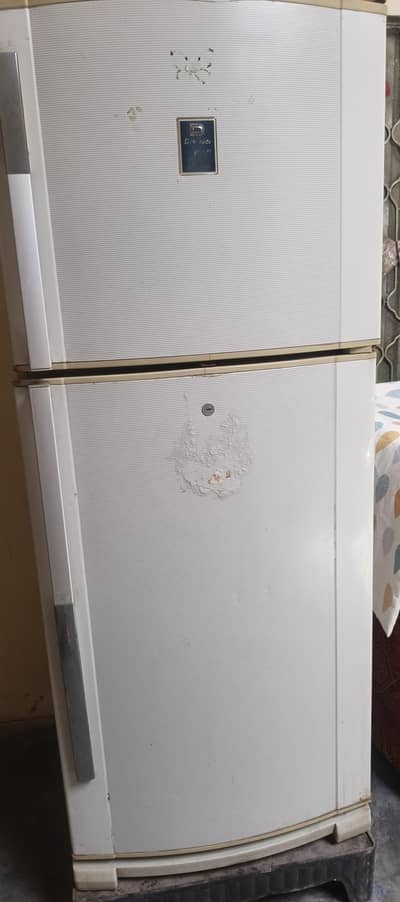 Dwonlance fridge medium size