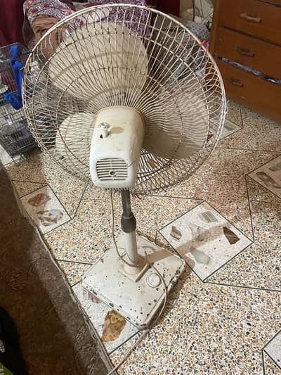 padestal fan