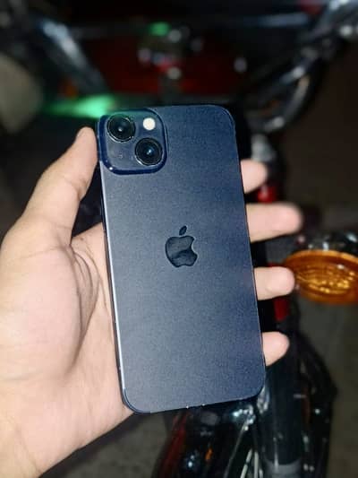 Apple iPhone 13