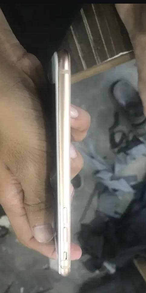 Apple iPhone 8 3